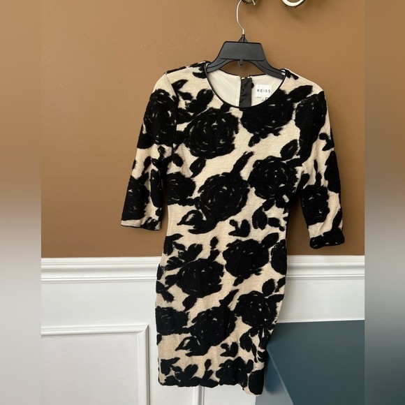 REISS Women’s Lavine Rose Wool Dress Worn on TV Size 6 Floral Metallic Luxury - Picture 7 of 15